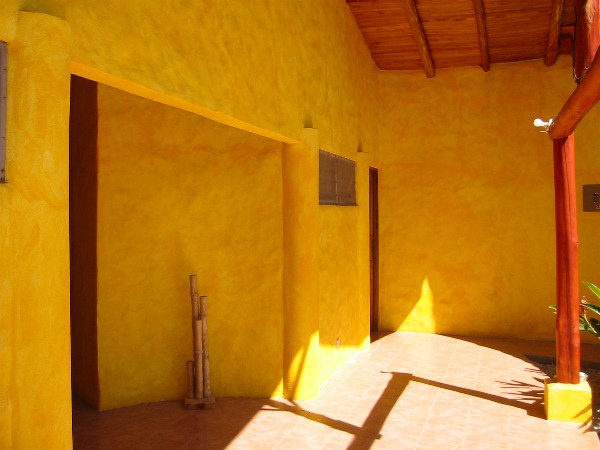 3712yellow_walls_resize.jpg