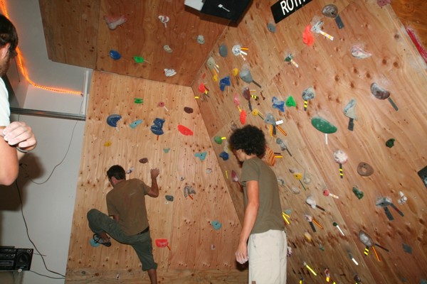 Climbing_gym_004.jpg